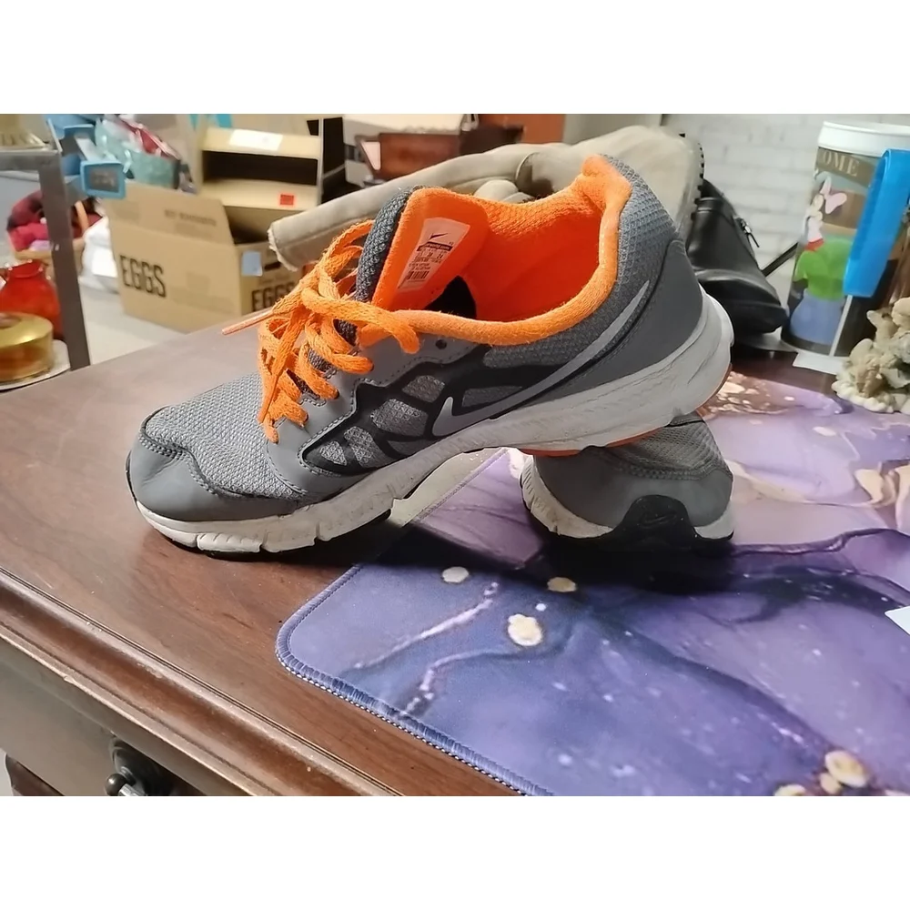 Nike Downshifter 6 Kid's Grey Sneakers Size 5.5Y